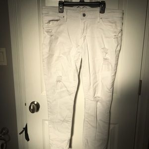 Levi’s 711 Ankle Skinny White Distressed Jean